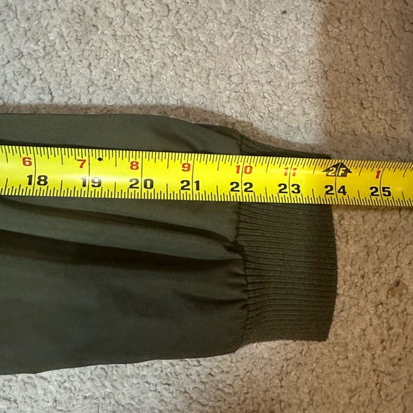 ME Jane Olive Green Women’s Jacket with Pink Faux Fur Hood Size Medium - Picture 14 of 15